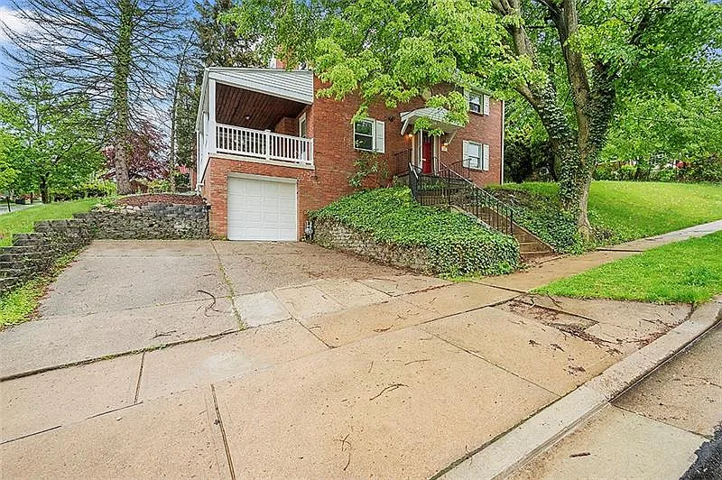 135 Poplar Dr photo 1