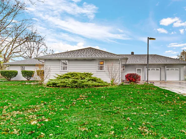 1103 Pearson Rd, Chesterton, IN 46304