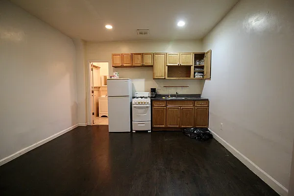 Rented by Hagstrom Management Inc | media 2