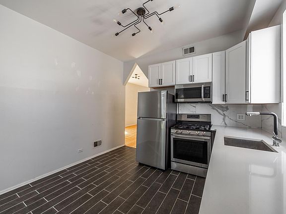 4th image of 818 N Fairfield Ave #1R