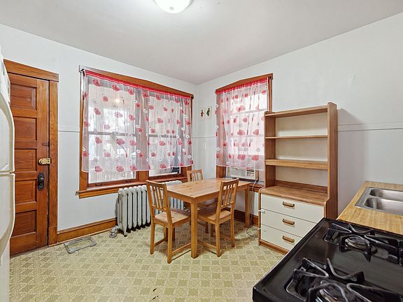 5th image of 2244 W Huron St