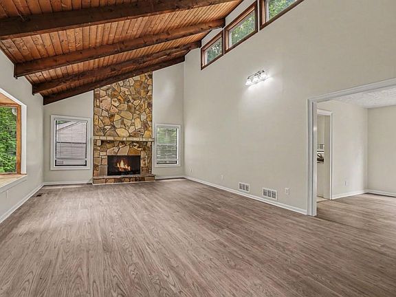 4th image of 3985 Lookout Point Dr