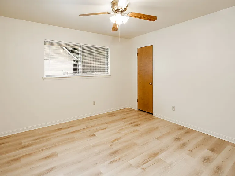 1201 Francis Dr — Photo 15
