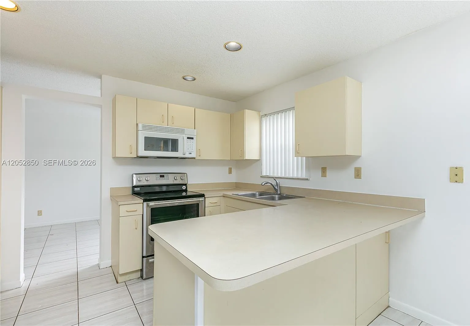 Embassy Lakes Phase Iii — Photo 3