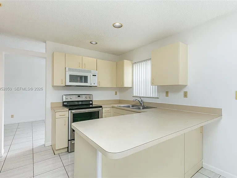 2592 W Saratoga Dr — Photo 3