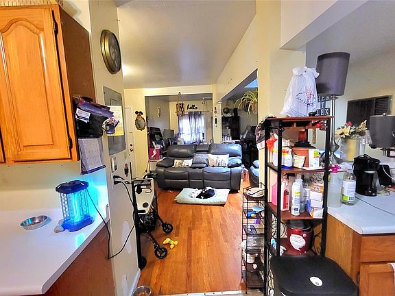 5th image of 41 Conklin Street