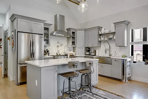 Rented by SERHANT. | media 21