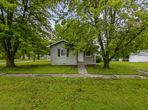 451 S Allen St, Centralia, MO 65240