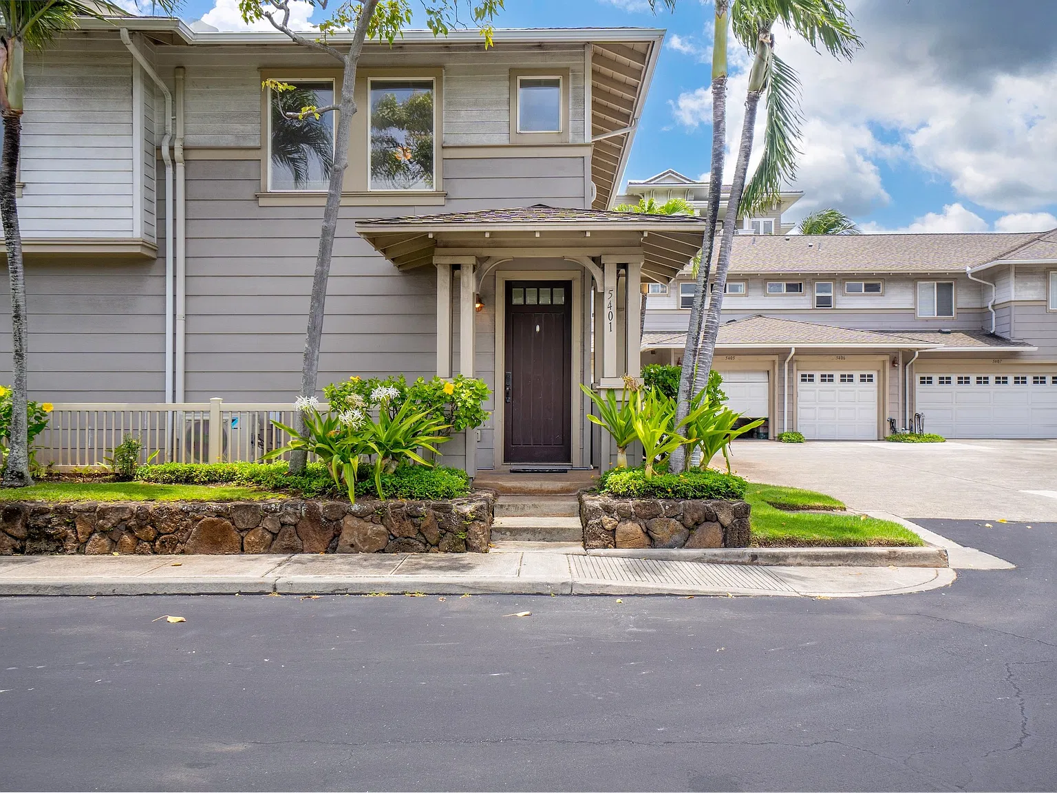 2 bed, 960 sqft, $3,950 — Photo 2