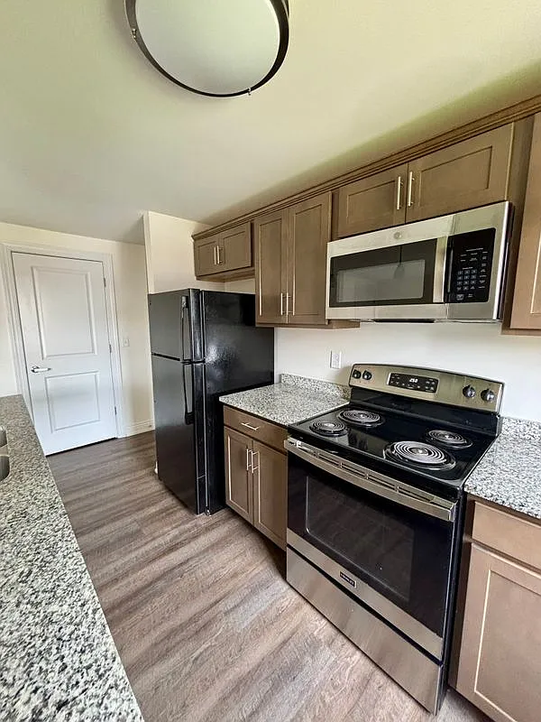 1 bed, 1.0 bath, 560 sqft, $1,415 — Photo 1