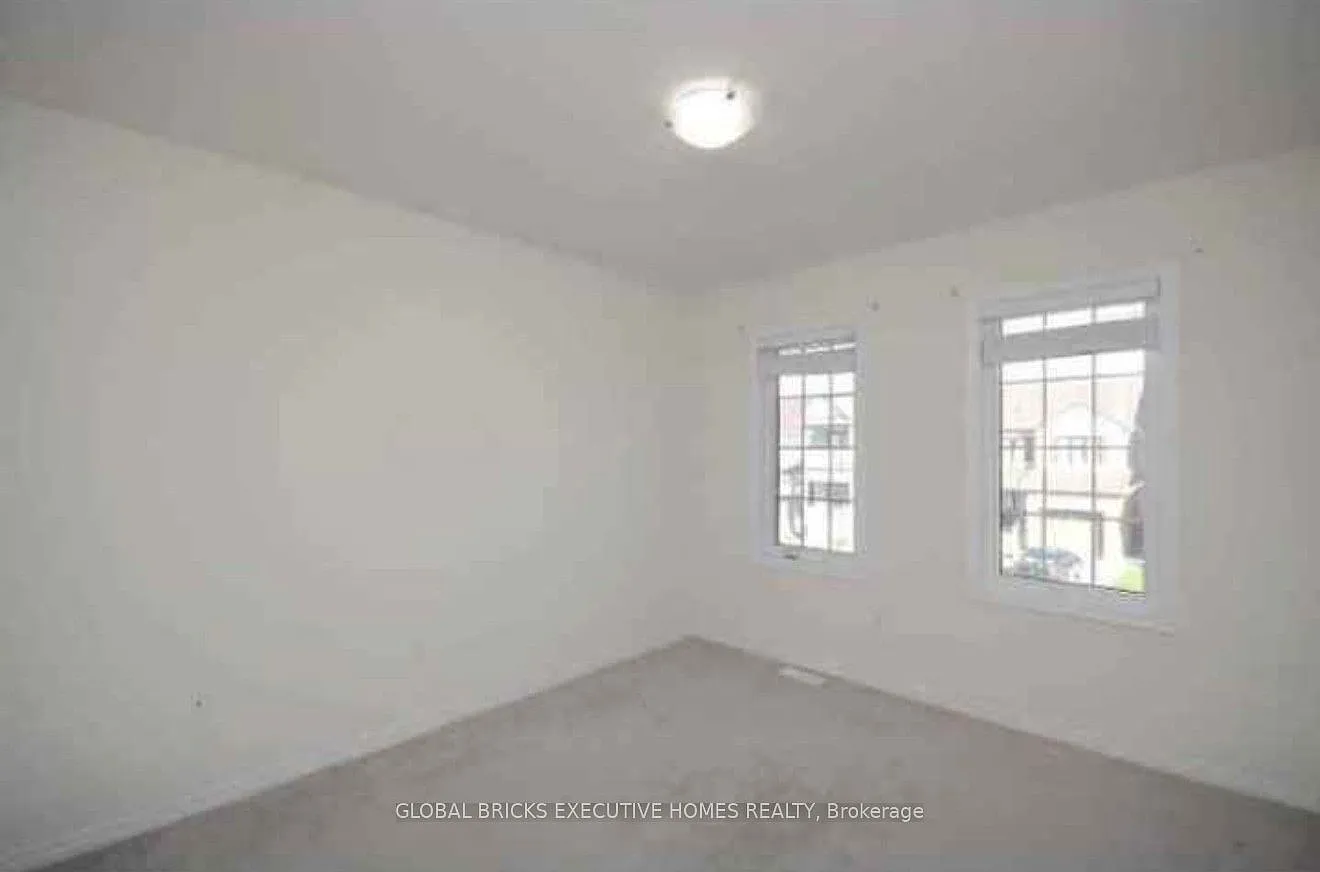 4 bed, $2,550 — Photo 3