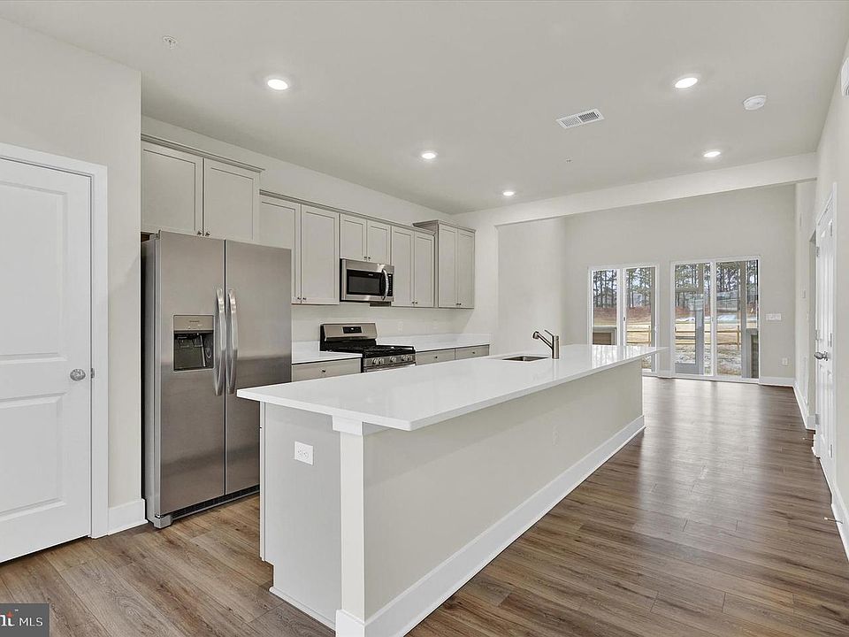 1st image of 2162 Winterberry Ln