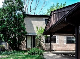 406 Arrow Trl, Wheeling, IL 60090