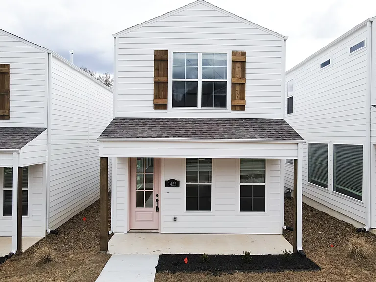 1433 E Huntsville Rd #3 — Photo 1