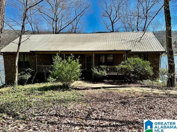 8745 Emerald Lake Dr W, Pinson, AL 35126