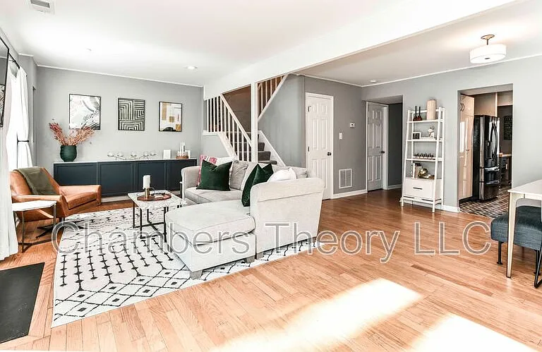 2318 Glade Bank Way — Photo 2