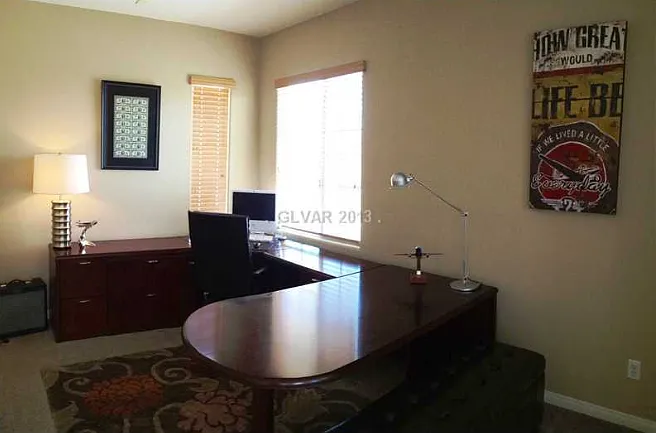Spacious Loft perfect for a Home Office or Media Room