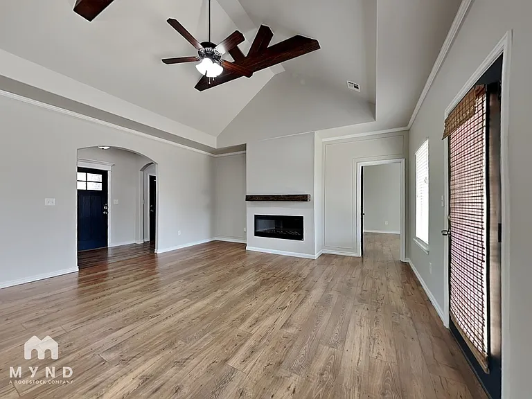 1101 Midway Rd — Photo 3