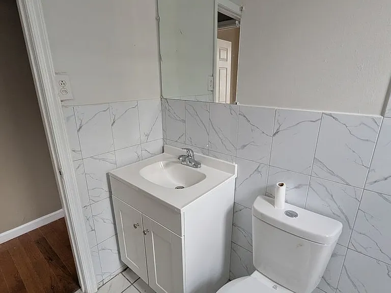 5838 Windsor Ave — Photo 4