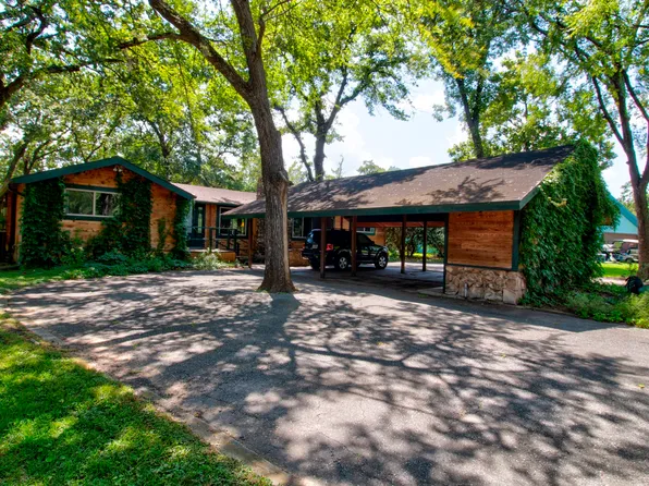 914 Kiowa Dr W, Lake Kiowa, TX 76240