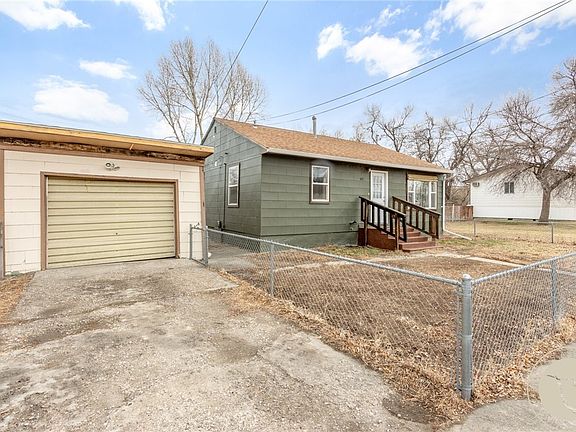 3rd image of 409 Maple Ave