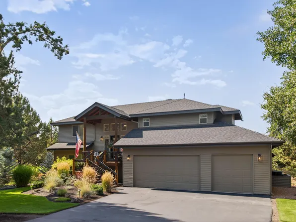 717 Golden Pheasant Dr, Redmond, OR 97756