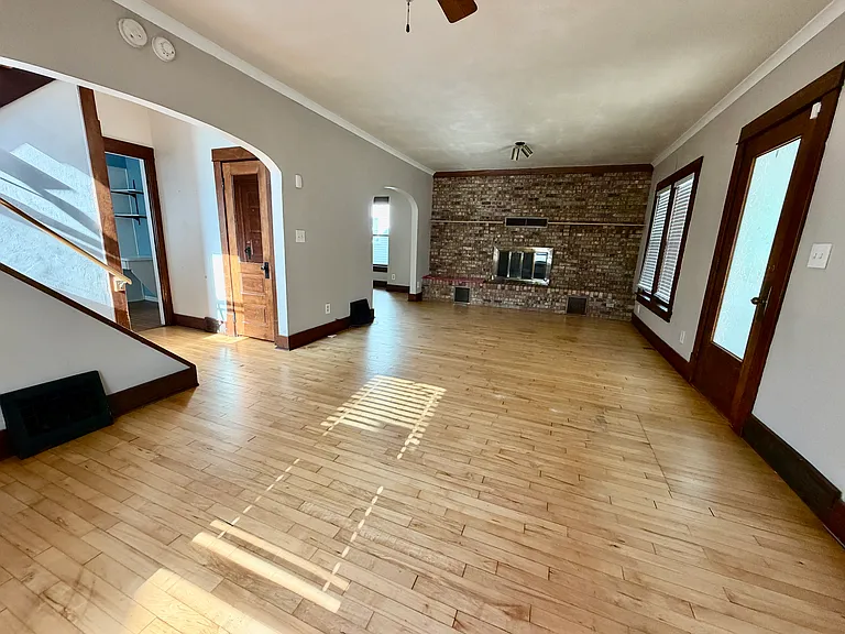 412 Pine St — Photo 3