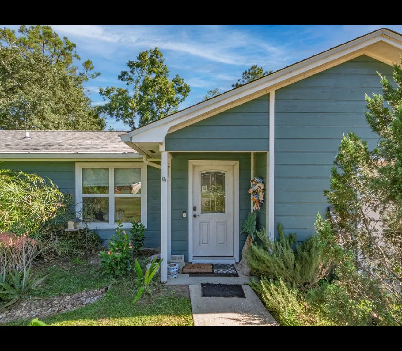 3 bed, 1006 sqft, $2,100 — Photo 1