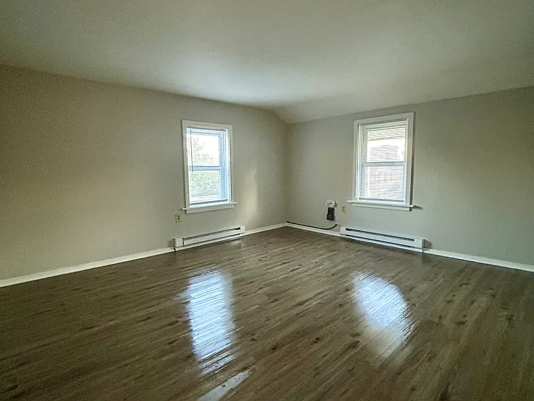 104 North St #B — Photo 9