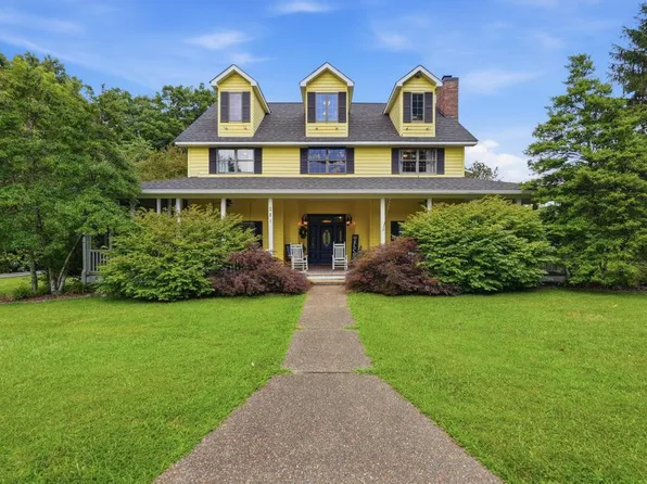 281 Red Williams Rd, Crossville, TN 38571
