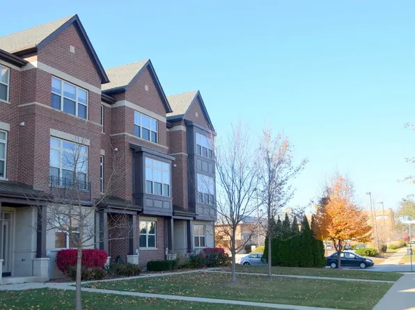 744 N Aspen Dr, Vernon Hills, IL 60061