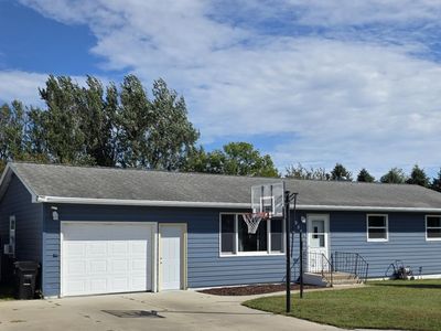 955 12th Ave SW, Valley City, ND, 58072