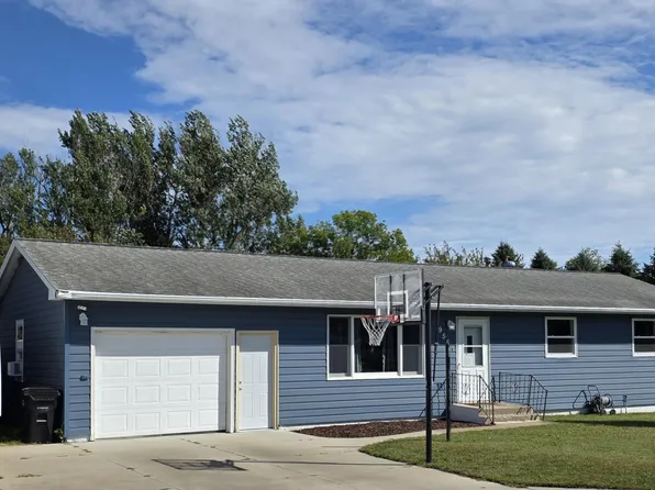 955 12th Ave SW, Valley City, ND 58072