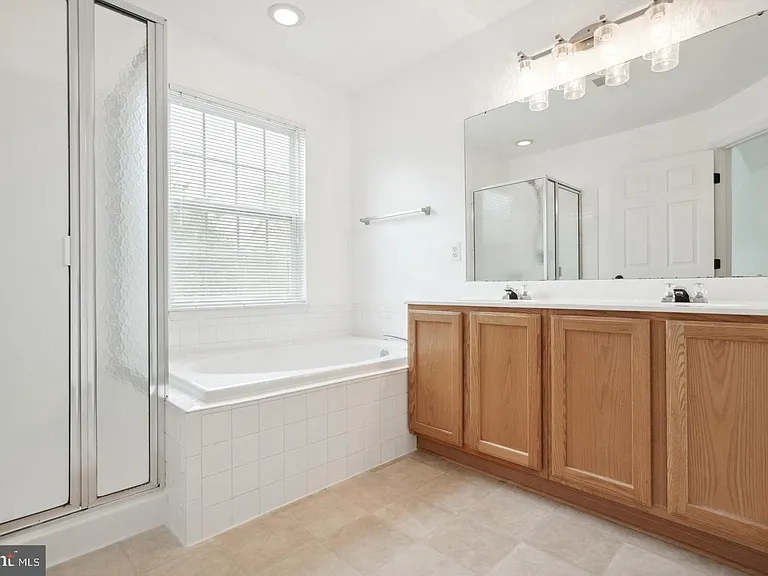 7057 Sauvage Ln — Photo 6