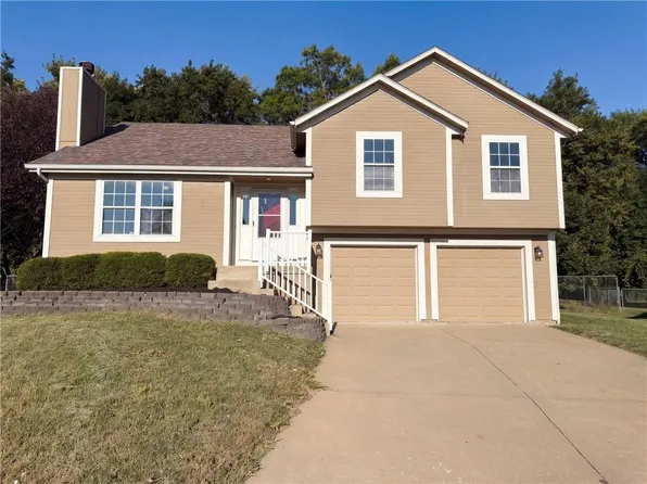 801 Courtland Ct, Belton, MO 64012
