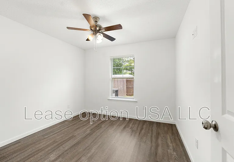 34 Pine St #B — Photo 6