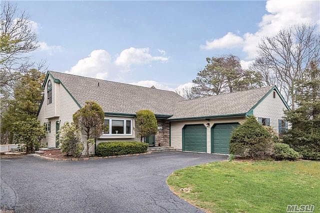 1st image of 24 Hills Park Ln