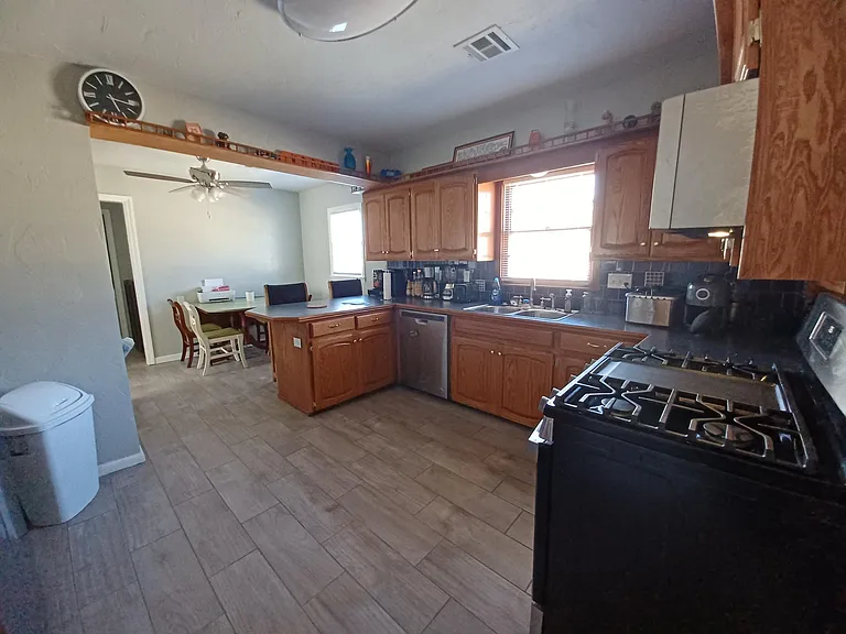 1701 W 8th Ave — Photo 7