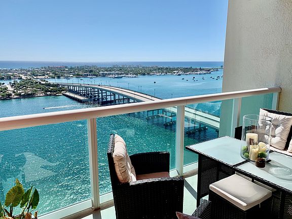 4th image of 2640 Lake Shore Dr Unit 2208