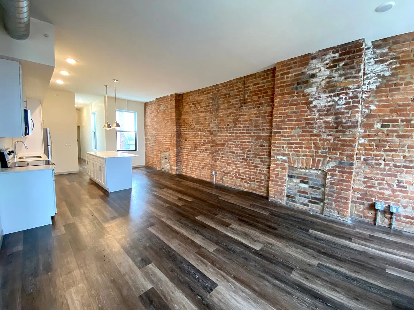 2806-08 Woodburn Avenue — Photo 4