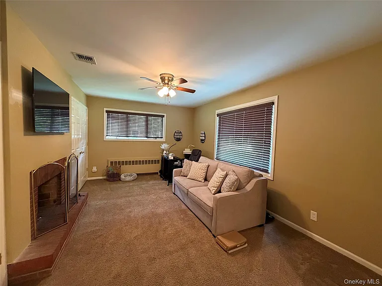 3 Deeringwood Ln — Photo 10