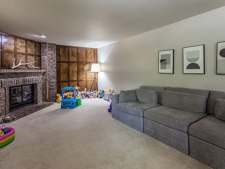 2538 Creekwood Dr — Photo 17