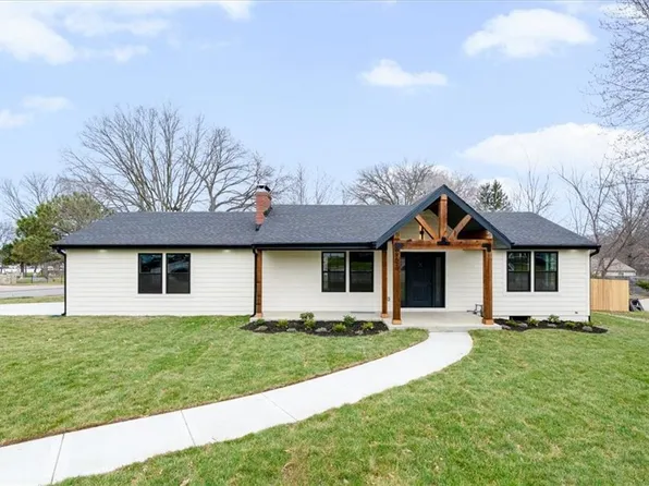 8620 W 75th St, Overland Park, KS 66204