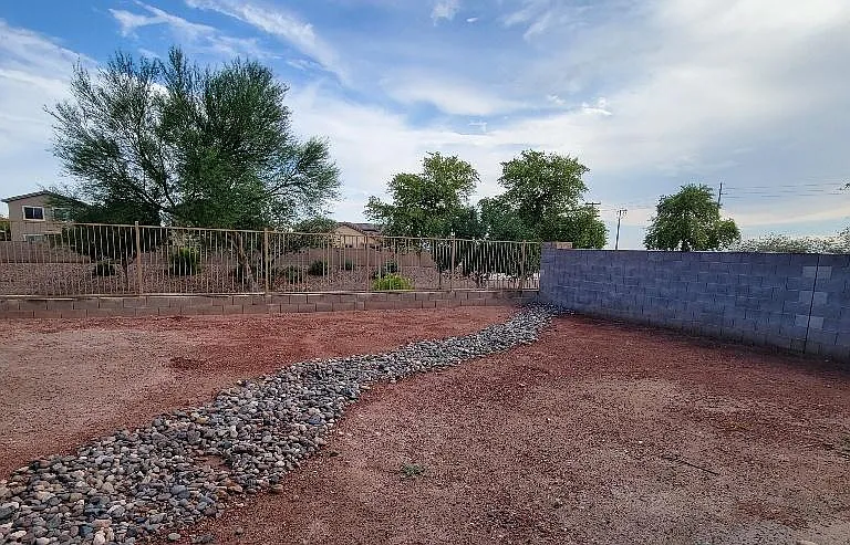 25857 W Burgess Ln — Photo 11