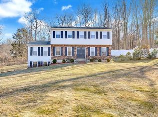 16 Olympic Dr, Danbury, CT 06810