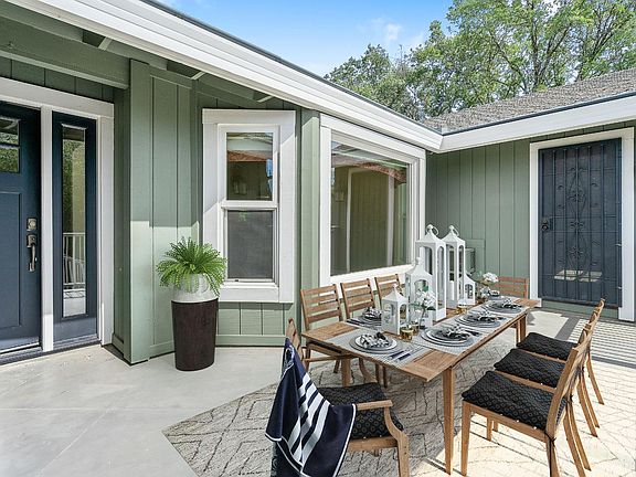 2nd image of 2753 Holly Hills Ln
