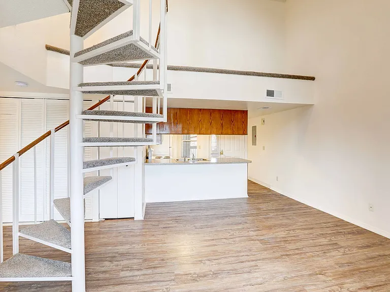 Dover Commons Apartments — Photo 31