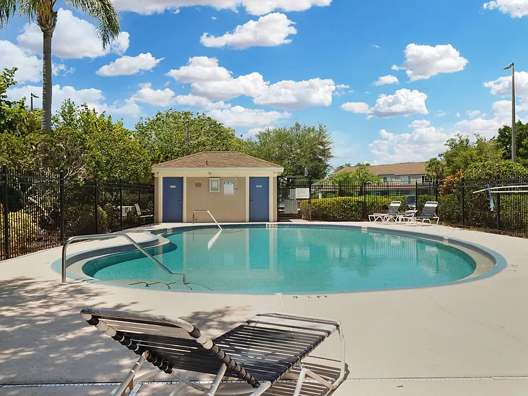 6367 Bayside Key Dr — Photo 31