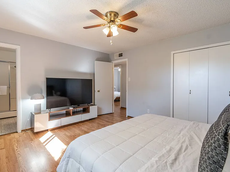 2817 Alcazar St NE — Photo 12