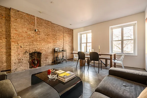 Sold by Kretz Family Real Estate | media 2